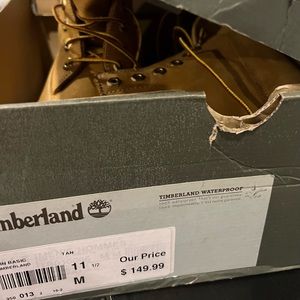 Mens Timberland boots 11.5 with box. Worn only once and are basically brand new.